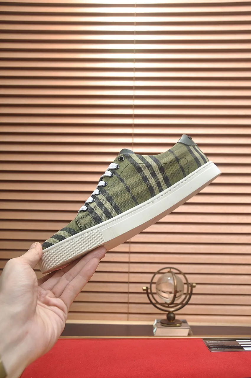 Men's shoes💰480💶[Burberry] (cowhide lining) classic low-top sneakers｜Imported cowhide with classic plaid fabric｜Cow leather lining｜Original outsole｜Fine workmanship and comfortable to wear Size: 38-44 (customized at 45)